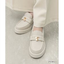 ＜26春夏新作＞【22.5-25】パドロックパーツローファー