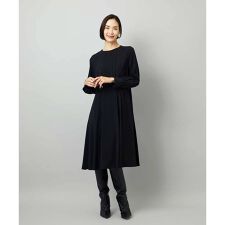 ノーカラープリーツワンピース