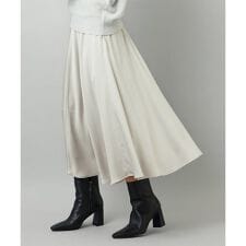 ミッシェルクラン(MICHEL KLEIN)のサテンマーメードスカート