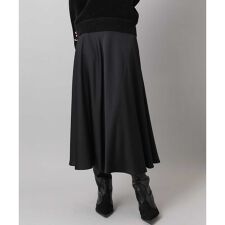 ミッシェルクラン(MICHEL KLEIN)のサテンマーメードスカート