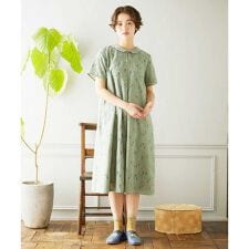 Escaleras de flores フラワー総刺繍ワンピース