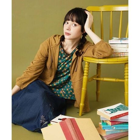 [^ԁFGJTJB40220]Nube ik[xj_ fUC o_̂悤ȕ̃Wbvp[J[Bd˒₷hbvV_[ŁAEGXg؂ւ琞ɌčLƂ̂VGbgłBO㍷̂䂪̌^Jo[܂BJbg\[fނƑ܂ăNV[ȒpɁBt[hƐɃTee[v{hXgfUCŁAD݂ŃVGbg̒߂\łBɂ̓MU[{ĂAl킢|CgɁBt@Xi[̈̃`[tA{A|Pbg̔zFXeb`ɂڂłBJWA̒ɑl킢͋CЂƕiłB f _炩ŉʊ̂ӂWK[h̃Jbg\[fށB炩Ȕ肪łBnFł̐D蕿Ȃ̂ŁAȂ̂镵͋Cy߂܂B X^CO|Cg G߂̕ς߂ɏd󂷂锖̃p[J[BnR[fɍ킹邾ŃT}ɂȂAyHD閜\ȃACełBzR̃̕s[XXJ[gƂ̑BG߂̕ς߂̃JWAX^Cɂ߂łB ---------------- pV[Y tF@āF~@HF@~F ---------------- FȂ ňF 򊴁FȂ LkF nFȂ F |PbgF ----------------  fނŃJbg\[yGJKJB40180z܂B model:H166 B80 W56 H86 pTCY:M