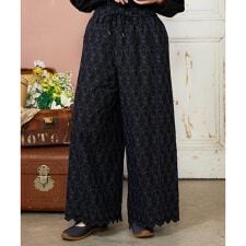 フラワースカラップ総刺繍ワイドパンツ