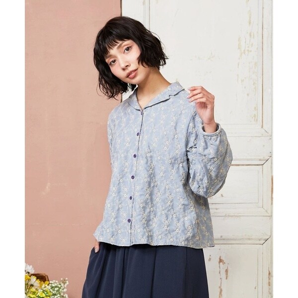 フラワースカラップ総刺繍ブラウス