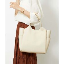 MK ミッシェルクラン バッグ(MK MICHEL KLEIN BAG)の[A4収納]スタッズハンドルスクエアトートバッグ