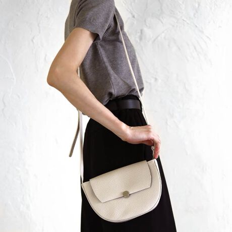 [^:030022010]ji b`̃RNV̂m̃RN[VGbgQlɁAۂ݂̂RƂVvǉ炵̂obOɎdグ܂BVGbg̊ۂ݂ƂԂ̃JbeBOASŊۂ݂肰ȂĂ܂Bڗɂ^vgpĂƂ|CgłjiEji b`@NINA NINA RICCI@}VEGhEîCɓo^ēׂ݌ɂ킸ȎAN[|Z[̊JnȂǂm点܂BЂo^肢܂BuĥCɓo^ViēׂȂǂm点܂BЂo^肢܂B