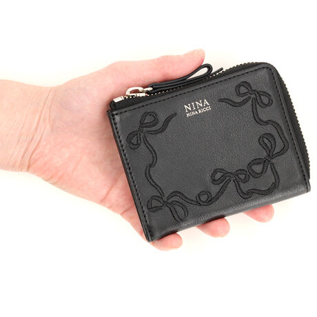 [^:035325110]ji b`̃RNV烊{𒊏oAzɂV[YBz̃t[̂悤ȊŁAPƈ͂ނ悤ȕɂĂ܂BhJŃ{\ĂAvFƓFn̎Fɂ邱ƂōT߂GKgȌɂȂ悤ɍ쐬܂Bv͏V{̏_炩vgpĂAGQłBjiEji b`@NINA NINA RICCI@}VEGhEîCɓo^ēׂ݌ɂ킸ȎAN[|Z[̊JnȂǂm点܂BЂo^肢܂BuĥCɓo^ViēׂȂǂm点܂BЂo^肢܂B