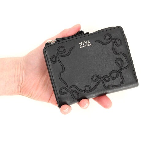 [^:035325210]ji b`̃RNV烊{𒊏oAzɂV[YBz̃t[̂悤ȊŁAPƈ͂ނ悤ȕɂĂ܂BhJŃ{\ĂAvFƓFn̎Fɂ邱ƂōT߂GKgȌɂȂ悤ɍ쐬܂Bv͏V{̏_炩vgpĂAGQłBjiEji b`@NINA NINA RICCI@}VEGhEîCɓo^ēׂ݌ɂ킸ȎAN[|Z[̊JnȂǂm点܂BЂo^肢܂BuĥCɓo^ViēׂȂǂm点܂BЂo^肢܂B