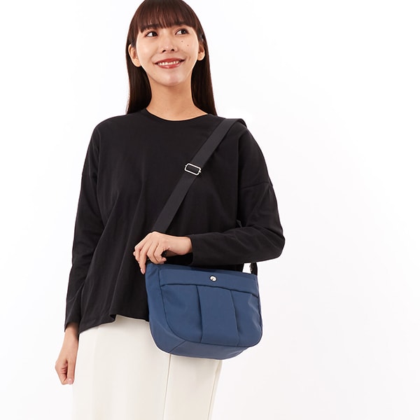 [�}���C]�y�j�i�E�j�i ���b�`�z�u���[�� �V�����_�[�o�b�O/�j�i�E�j�i ���b�`�iNINA NINA RICCI�j �l�C�r�[