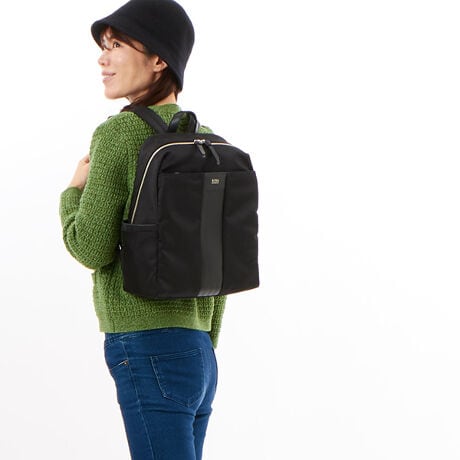 [^:031150450]ji b`̃fUCvfłXgCvꂽobOłB̂iCƃXgCv̌^v̑gݍ킹ŁA肰Ȃuh炵̂obOɎdグ܂BXgCv̌^͋߂Ōƃw{[̌^ɂȂĂẢł肰ȂXgCvɌ悤ɂȂĂ܂BjiEji b`@NINA NINA RICCI@}VEGhEîCɓo^ēׂ݌ɂ킸ȎAN[|Z[̊JnȂǂm点܂BЂo^肢܂BuĥCɓo^ViēׂȂǂm点܂BЂo^肢܂B