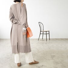 バックスリットＶネックニットワンピース