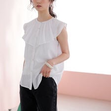 フリル衿デザインブラウス