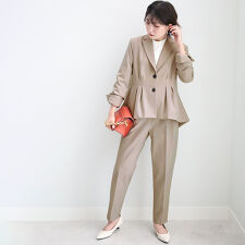 ジーラ バイ リュリュ(GeeRA)のペプラムジャケットパンツスーツセット