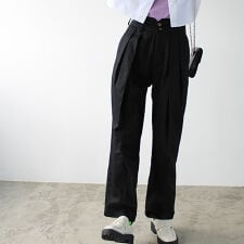 ジーラ バイ リュリュ(GeeRA)のハイウエストタックデザインチノパンツ