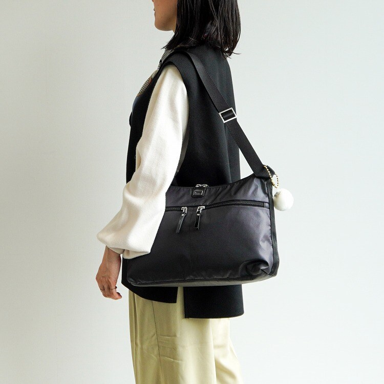 ショルダーバッグ ナイロン 横型 大 カナナプロジェクト コレクション