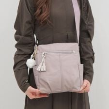 カナナコレクション(Kanana collection)のショルダーバッグ 軽量 カナナプロジェクト タッセル 68871