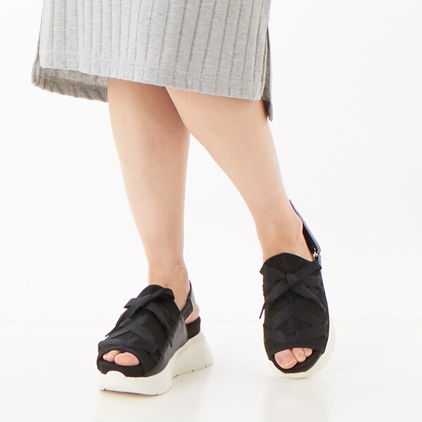 厚底リボンモチーフサンダル