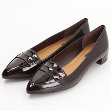 オールウェザー対応パンプス