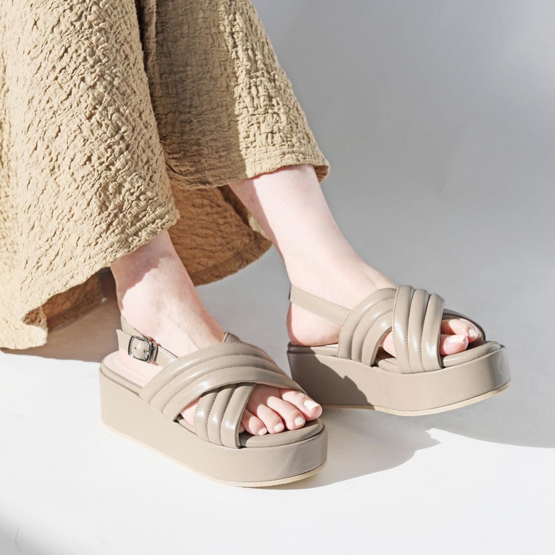 [}C]NXxgT_/[JiRiiiKaj beige