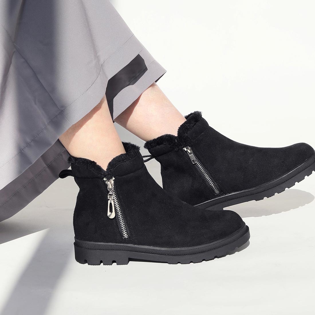 [}C]t@[TChWbvu[c/[JiRiiiKaj black