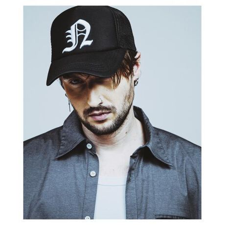 [^:856006-255H]856006-255HCjVGuC_[CAP2025 S/S NO ID. COLLECTIONtăV[YɉfCjVGuC_[CAPBuhCjV̎hJBy₩ȒSnƃfUC𗼗ANO ID.炵[hӂꒅłBʋC̗ǂbVLbv t[TCY 㓪̃AJzbNɂTCY\^NgbvXbNXȂǂƂ̃C[hɍœKŁAsIȏtăX^CoB[hJWA܂ŕLV[ɃtBbg܂Bȓ:  uhCjV̎hJ  ʋC̗ǂbVLbv  t[TCY  㓪̃AJzbNɂTCY\߃V[:  tẴYR[fɉf郌C[hACeƂ  yAE^[ƂĊXʋ΂ɂ  VvȒȂɃANZgƂɂ CjVGuC_[CAP ́A[hE@\ESn˔A2025 S/S NO ID.RNV̒ڃACełB