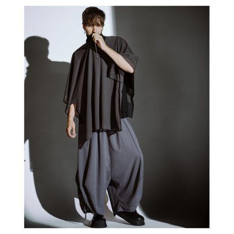 [^:457006-286S]2025 A/W NO ID. COLLECTION\zIȃVGbgƉϐ˔An[tZIPo[VuPOB2ނّ̈fނC[ho[VudlŁA1őʓIȕ\o܂BTChɂ炵n[tWbv́AȂ̃ANZgłȂAJɂtHωy߂݌vBX[uX̃I[o[TCY{fBɃnClbNgݍ킹AƃGbW[hȎdオBC[hłA1łf\zIACeƂďH~R[f̐VɁB________________________________________ȓ: o[VudlFّf2gpAʃfUC TCh񂹃n[tWbvŃtHAW\ X[uXI[o[TCYŃ_Ȕ nClbNdlŎ񌳂ɏdȃANZgvX C[hŃJWA`[h܂Ŏ݂ɑΉ________________________________________߃V[: P̂ŎɂȂ郂[hȃC[hX^C AE^[̉ɎdޏH~̃Ci[oG[VƂ ωIȃgbvXTĂX^COdhɂ̃n[tZIPo[VuPÓAoE@\ESnׂĂɂĐVNȃAv[`񋟂ANO ID.̎Iv_NgłB________________________________________yfpzGRAY ~ size one / H:170cmi{lfjBLACK ~ size one / H:180cmi{lfjGRAY ~ size one / H:182cmiCOfjJ[Ƃ̒pƂăTCYIт̎QlɂB