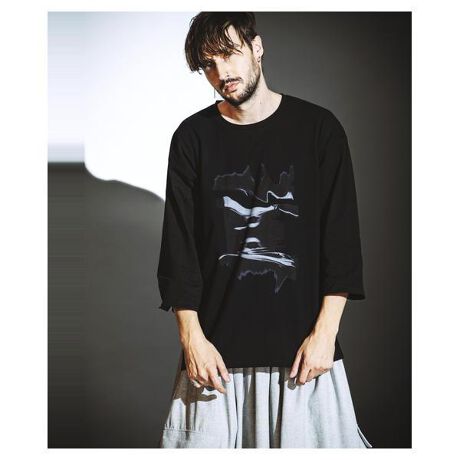 [^:857006-298T]857006-298TDistortionvg8BIG-T2025 A/W NO ID. COLLECTION䂪݂cȂe[}ɂOtBbNۓIȁA8dlBIG TVcBRZv`AȁgDistortionc݁h_ȃvgŕ\Ax[VbNȂĂꒅɎdグ܂B8ݒŁAOX[uƂ͈قȂyƃbNX𗼗BhbvV_[̃I[o[TCYVGbgAȂꂽƍG炵tHo܂B________________________________________ȓ:䂪݂`[tɂOtBbNvgANZg邾łȂꊴoI[o[TCYVGbgTƔ̒ԂɈʒu8ŁAH璷gXg[gEA[gE[hfėp̍x[VbNWHITE^BLACK^GRAY3FWJ________________________________________߃V[:ꖇŎ咣[hEXg[gR[fɃOtBbN厲ɂȞyX^CɃChpc⃌C[hVcƍ킹oXd̒Ȃɂ Distortionvg8BIG-T ́AOtBbNʂăbZ[WZANO ID.炵ACRjbN1łB________________________________________yfpzWHITE / BLACK ~ size one / H:170cmi{lfjGRAY ~ size one / H:180cmi{lfjWHITE / BLACK ~ size one / H:182cmiCOfjJ[Ƃ̒pƂāAЃTCYIт̎QlɁB