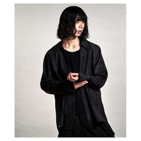 [^:457006-320S]457006-320S AC[uvgV/Nh}X[uSHVc)2025 A/W NO ID. COLLECTIONߕvgۗ̕AI[o[TCYVlbNVcBvZꂽ邳ƁAVc{̏i▭ɗBXLbp[Vĉ悤ȔƁAh}X[uɂC܂񂾃VGbgIBȓFEߕ̓ƑnIȃvgۓIEh}X[u~BIGVGbĝ邳́E䗃dĂŃ~j}ȑOăfUCEXLbp[̂悤ɊJVlbNŔoEOJtX͐܂ԂăAW\E͑O㍷Vce[dlŗ̊̂铮߃V[FE1Ŏ̑݊𔭊EChpc^bNpcƍ킹bNXR[fɁEtĂ̌y₩ȃC[hX^CɂƓ̃eNX`[ƃVGbgŁAԃVcƂ͈悷1BX^COɃA[gƎRȃ[hĂ܂ByӉzfp摜́A͋C`邽߂ɃP[VBeꂽ̂łBۂ̏iJ[́AO[wỉ摜ƂĂmFB