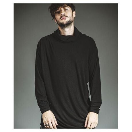 [^:457006-392T]457006-392T{[lbNMU[h[vPO2025 A/W NO ID. COLLECTION炩ȃeRfނgpAiȃh[vƗ̓IȃVGbg`vI[o[Jbg\[BE獶eɂēꂽ^bNƃMU[Ae𐶂݁AVvȂŝۂɁB{[̂It^[glbN񌳂ݍ݁A_炩[hȕ͋CoBⒷ߂̒ŏc̃CAX^CAbvʂ҂łꖇBȓ:E{[lbNƃh[vDȂ̓IfUCEE`eɓ^bNMU[ŗDȉAe\Ec̃CӎOVGbgENуeRfނɂiŊ炩ȎEI[o[TCYȂiۂoX݌v߃V[:EH~̃[hR[f̃Ci[ƂāEVvȃ{gƍ킹iȃJWAX^CɁE_炩Ȉۂ^h[vgbvXƂăfC[[XɂNO ID.炵@ׂȃh[v\ƍ\zIfUCZÃ{[lbNMU[h[vvI[o[ByfpzWHITE BLACK ~ size one / H:182cmiOverseas modeljGRAY ~ size one / H:180cmiJapanese modeljWHITE BLACK ~ size one / H:170cmiJapanese modelj