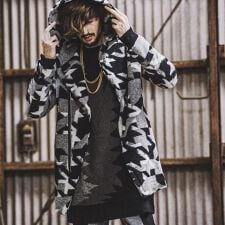 フライフロントフーデッドコート