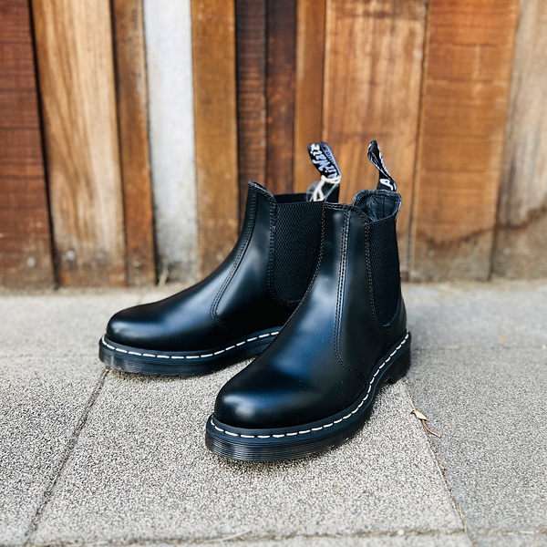 Dr.Martens/ドクターマーチン】WHITE STITCH チェルシーブ | ルージュ