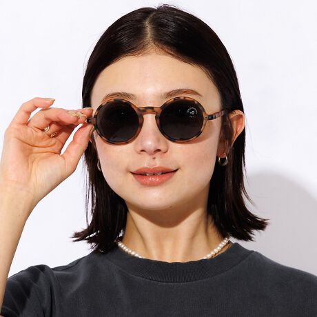 [^ԁF04489867006]ȐDۂ̃Eh^t[BEFg{Xgt[ɂ̕AvXƂăEh͂ł傤BgȈۂ󂯂ObƂȕ͋C̃Eht[́AɊ邩܂񂪃Xg[gJWAA[hn܂ł܂܂ȃt@bVɃ}b`̂ŏd󂷂邱ƊԈႢȂIEh^́AuʒvutOp`vux[X^vƂV[vȃtFCXC̕Ƃ̑ocOłB܂At[߂ɍĂ邽߁A}bgt[̊炩ȎAFƕ\Ă̂IłB<  >EߗF14AOߗF0.10EIȎŐЂڂی삷邽߂ɁAJeS[3̃Y𓋍ځBEƑ݂ȂŎg郉CibvEUV99.9JbgŖڂ܂BElXȊ̌`ƃTCYɓKXvOqWڂĂA_ŉKȃt[< F^[J[J[ >uE_1^TORTOISEx[W_1^LIGHT TORTOISE\m^^BLUE TORTOISEubN^BLACKsN^PINKS[h^GOLDEN GREENCgu[^FROZEN BLUEuE_2^HAVANE ӎ  EfBe摜́A̓p\RȂǂ̉{ɂāAۂ̐FƈقȂČꍇ܂Bi̐F͏iP̂ŎBeڍ׉摜QƂByIZIPIZI/CWsWzIZIPIZI (CWsW) ́AtXEog 3 l̎҂ɂA2010 NɃpŒaACEFAuhB̎n܂́Aނ̗ê߂ɁuŁA@\IŁAă[Yiuȃ[fBOOX (Vዾ) 肽vƎvƂłB݂̓TOXu[CgJbgOXALbYȂǂ̃oG[VgB}nA{E}VFȂǃps⃍hAubZɂcXAZNgVbv͂ߐE 83 Ŏ舵Ă܂BBRAND VALUE: HAPPY (|WeBuȐE)EASY (Vv)OPEN (ׂĂ̐l/łǂł) and WOOW (ɋ!)