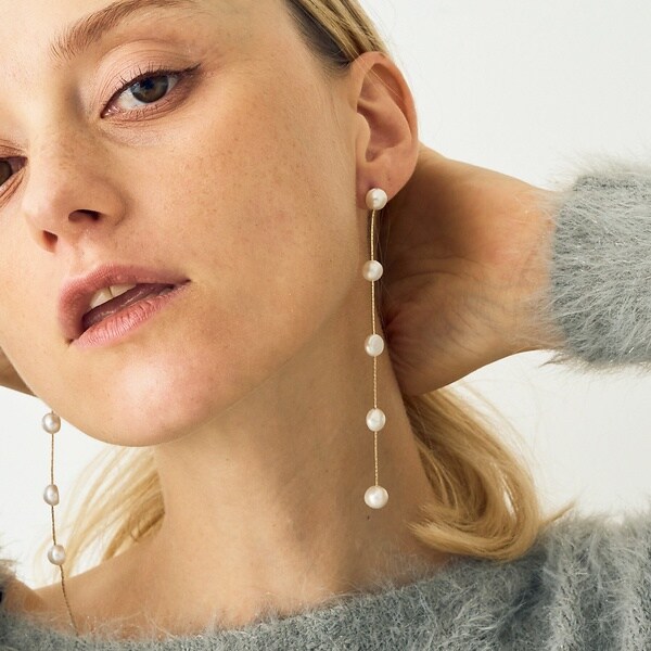 パールチェーンピアス Ettika/エティカ】5連パールチェーンピアス | ルージュ・ヴィフ ラクレ