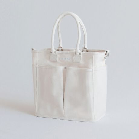 [^ԁF04500161007]u؂eobOvƂẑƃVvŐꂽfUCAe͂̍ȂǁA@\𗼗ꂽobO𑗂oĂ{uhAVegieBAG̃LoXg[gobOBA4TCY邱̑傫߂̌^SQUAREBAO킹12̃|Pbge͂́AJWAȐE͂̕dp̃obOɁA}U[YobOɁA܂͓̂ɁAו̑邨op....BlXȗprɑ劈􂵂Ă邱ƊԈႢȂIÎƂLoXnɁAO\ȒtĂ̂łx̏dʂĂ^ꂵɂ^tȕ͓IBxgƂ֗̕ɊeTCYW߂ȂAVvŐꂽAfC[Ɋ􂷂obOłB ؂̑Nx𒷎錍 >{Iɖ؂͔ňĂԂŕۑ̂]܂BNx𒷎邽߂ɂ́AlQ卪A˂Ȃǂ̗؂́AuĂ܂܁v̕ۑœKłBVegieBAG͒st@[}[Y}[PbgŔ؂|PbgɓAÂ܂܁u[vƂĂgpłobOłBy ti zEV_[XgbvobOTCh̋ɃV_[Xgbvt\BdוĂSȂ^тłBEO\̒Bdו鎞͒AobÔ̏dł邾yꍇ́AOĎgp߁BiXybNEdFKINARI/590gABLACK/560gEO|Pbg/5A|Pbg/7Ap[e[V/1[J[iԁAC{[/VC-102ubN/VC-202[J[F(\F)KINARI(AC{[)BLACK(ubN)yVegieBAG/xWobOzRe Design2010NɔꂽxWobOB؂̑f炵_Ƃ̕炵t@bVCeAʂāA\BȑzĒĂĂ܂B܂ŉߋ13NAlXȒĂs܂A{IȃfUC͕ςmÂsĂ܂B2023N̓xWobÕRZvgIɉ߂AfUCĂĂ܂B< ӎ EfBe摜́A̓p\RȂǂ̉{ɂāAۂ̐FƈقȂČꍇ܂Bi̐F͏iP̂ŎBeڍ׉摜QƂBEꂪtۂɂ́Aѐ̏_炩muV⊣zȂǂŕ\ʂ𕥂ĂBECAAJAȂǂɂ葼̕ւ̐FAV~Jr鋰ꂪ܂BEϐFAV~JřƂȂ܂̂ŔGꂽ܂ܕuAۊǂ͂ȂłBEfUCAꕔق؂(؂ςȂ)ŎdグĂAԂ̂gpɂقꂪꍇ܂BE̐íAH{ĐnɍdoĂ܂Bfނ̓AԂ̂gpɂAnł炩ό`A^ꂷꍇ܂B܂Aȃvg{Ă邽߁ACɂЂъ͂邱Ƃ܂̂łӂB