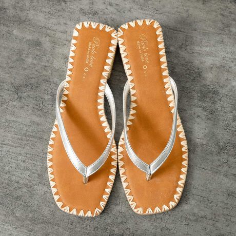 [^ԁF04500162017]25SSVPAOLO BOVE(pI {[)̃q[gOT_Bt`̃Xeb`ƁAtBÃq[][g[hՂBɉؚȃU[gO킳AJWAȂiȈꑫɎdオĂ܂Br[`T_oŃTbƗCyŏd󂷂邱ƊԈႢȂIȋɂ͂A][gV[◁߂Ȃǂɍ킹߁yӎzVRv̏ȉꍇAnhChɂ鐶YߒŐ鑽̃LYVꍇ܂B\߂܂Bi摜́A̓p\RȂǂ̉{ɂAۂ̐FƈقȂČꍇ܂B炩߂B摜̏i̓TvłBۂ̏iƎdlAH኱قȂꍇ܂ByPAOLO BOVE / pI {[zPAOLO BOVE̓oCiChj_ 1987Nɐݗ܂BoCɂ 4̐Y_A 1 8000yA̐Y\͂Ă܂BfB[XAYAqp̃T}[T_̃fUC̐YƂĂ܂BCollection̏d_́AႢĵ߂̃JWAȃt@bVX^CłB`IȃCh̃r[Y[NAi𕝍LgpAƂŃ[bp̌Ĉ悤ɌX^CJĂ܂BƓ̊v̕\𓾂邽߂ɁA Ǝ̐ߓ vVIȋZpĂ܂ BCh