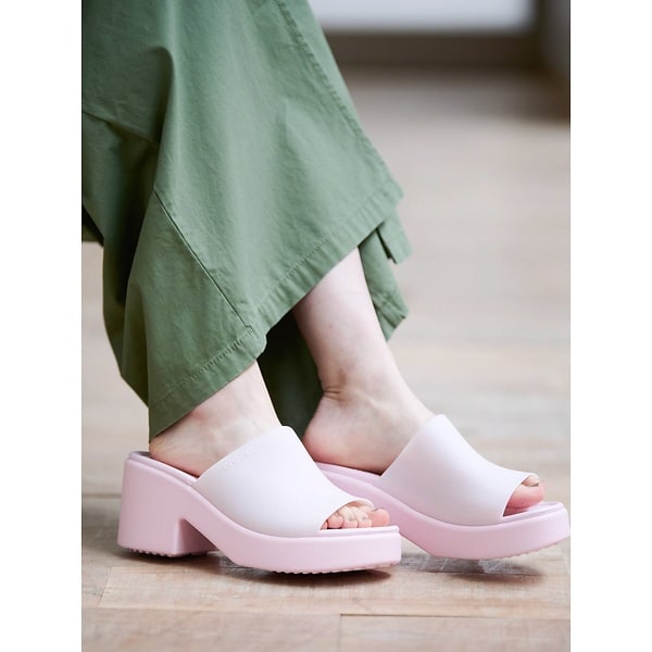 [}C]yCROCS / NbNXzBROOKLYN HEEL / ubN X/[WEBt NiRouge vif la clej sN