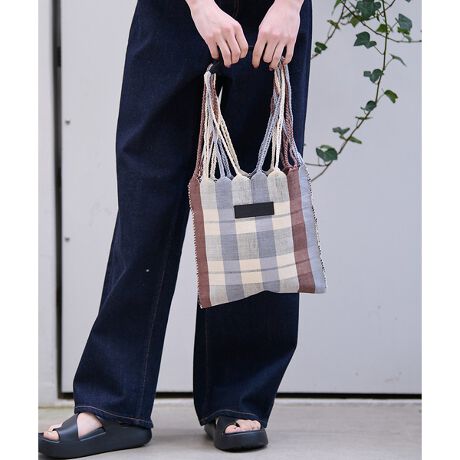 [^ԁF04509861000]NtgJCCAnbNobOׁIl̎ňJɍĂnhChobÓALVR̐ZׂŐDĐ삵`H|i̐DgpB`FbNXgCvȂǁAIȕǂdオɁBߏ̂oɂœKȃTCYłB͓IBMtgɂ߂̕iłBR[fBl[gɒ悢ANZgĂobOłBhȈۂłlۂzFȂ̂Ŏ₷΂łBӎEnhChł̂ŃTCYɌ̍኱܂BEJEԂȂǂňڐ̉\܂̂őgݍ킹ɂ͏\ӉBE`H|̐@ɂnh͎dɂdlƂȂĂ܂BEgppxɉĂ܂ɎĂꍇ܂B̏ꍇ͋߂̎ɗ܂uʌсvĒ܂l肢v܂BE{̂̓ɓ_݂lbviʁĵ悤Ȃ̂͐Ywisǂł͂܂ByMOON BIRD/[o[hzMoon Bird͌ɏƂ炳AÂȖRɔԓn蒹̂悤ɁAgRŗVѐSl̃X^COhāBgFreeLoveHappinesshRZvgƂALVRYɓ^E][guhłBlXȐFW߂Ȃ悤ȁAYő@ׂȕ҂݃obOWJĂ܂BA4TCY[\ȃnbNg[g͂