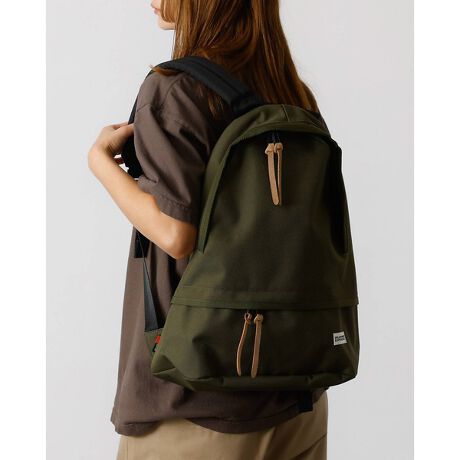 [^ԁF04509861046]yizEB_lXGNXyGX̃x[VbNȃfCpbNłB VvȃbNXƎg̗ǂeʂŁAǂȃV[ɂ킹₷AJWAobOAfC[obOƂĕL􂷂閜\^CvB 1C1|PbgdlŁAʂɑã|Pbgzûɕ֗łB A4TCY[B NbVfޓ̃V_[xǵAԔwĂɂAD݂ɒ\łB ĥ邩ƂnȂ̂ŁAוȂĂ^ꂵɂłByTCYzF46cm@F33cm@}`F17cm @eʁF20Lydʁz480gy@\zA4TCY[yXybNzFt@Xi[yfށz\nF|GXe 100@nF|GXe 100vF{v@e[vF|GXe 100y|Pbgz~0@O~1WILDERNESS EXPERIENCEiEB_lXGNXyGXj1973NɃAJEJtHjABɂđnƂAEghAMA[J[uWILDERNESS EXPERIENCEiEB_lXGNXyGXjvBgȓ̌hӖuhɂӂ킵v_NgQ͌50NォAEghApi|{̘V܃[J[ɂĐĂAx̍^tȃACeւƏ؂Ă܂BȃEB_lX獡̓^E[XŎg₷V_[obOЉB