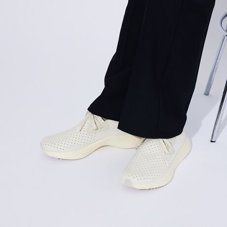 [^ԁF04509862000]KƊvVZ̃CtX^CV[ÝA\ǋȂւ̉e}邽߂̓ʂȑfނ̗pĂ܂B\[ɂ͒e͐ϋv̂Supercritical Sugarlite?̗pB܂A}CNt@Co[̃Abp[̓TCNfނĂ܂Bׂ̂Ă̖`ɂ҂́AꂽX^CłBՊEVK[Cg~bh\[RۉH{ՊE`C\[ƕɃ}CNt@Co[̗n_炩tH[NbVq[|bhXbvIyTCYɂāzEVAfނ̓ƂāA^iKł̎kő95105e͈͂ƂĂĂ܂Bef̌`ɂATCYłĂV[Y̌`̈Ⴂőω܂BlCeBuV[ỸTCY\L͑f̎ɋ߂̂Ő݌vĂ܂Bp󋵂⑫`ɂ܂A1cmx̓TCYAbv鎖߂܂Bygp̂Ӂzi͎Sgpt@bVpCƂĊEĂ܂B̏ꏊEŕۊǂꍇ́Ai̎kEό`̌ƂȂ鋰ꂪ܂̂łӂBEꂽɑߐ؂ԓEnʋyяŁAʂAԒړɓꏊEX|bgCgȂǌʁEMʂԂ͒ꏊELɗގꏊyNative Shoes/lCeBuV[Yz2009NJi_EoN[o[̃tbgEFAuhNative ShoesilCeBuV[YjLxȃJ[oG[VƎaVȃtHŁAJ̓̓gSV^tbgEFÃ[fBOuhBnativéASnǂtBbeBOŁAyʁBāAیƃCtX^C̗ZڎwĂ܂B̂߁Afނ͊ɔzAEVAfނgpAQōRېɗDĂ܂BɃTgELrR̎uhƎfށuVK[Cg?ERNVv͎sōłȂCO2roʂ̃V[YłAʃKXroʂ̑啝ȍ팸Ă܂B