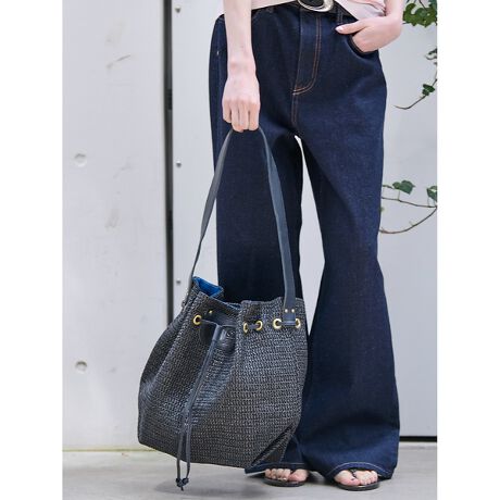 [^ԁF04509861037]}`eʂŊCAv[ɂߋВoPbgobOB߂̃V_[Ō|₷ACełBɏ߂̃|PbgtĂAANZT[ȂǏ̂ɁoxA1̗sɂ߂łByiڍׁz|Pbg~2yJzXibv{^ВV_[FsyAmpersand/ApThzC^[iVix[VbNe[}ɁAVvŋ@\IȏiɗVѐSvXAꂷȂmӎĒĂ܂BAmpersandƂ͐lƐlԎɎg錾tłBn郂mʂāA̐lqAgpĒāuhappyvɂȂ郂mڎwĂ܂BCgx[W fFH165 B78 W60 H86 pTCYFFubN fFH165 B78 W60 H86 pTCYFF