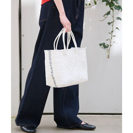 [^ԁF04509861002]JhobÓALVRɌÂ`Z@ŕ҂܂ꂽAĐvXeBbNfނ̂obOłBvX`bNfނȂ̂Ńv[r[`TChł􂷂邱ƊԈႢȂI`FbN_CȂǁAڂ䂭̃obO̓VvȃR[f̃ANZg.BohȈۂłlۂzFȂ̂Ŏ₷΂łB܂A肪2dɂȂfUC͌ڂAϋvƂ@\IA4TCYœ傫ŁAKTbƑR̉וC˂Ȃ܂ӎELVR̃nhChïׁȀoTCYȂǂɌ̍܂BEꂽꍇ͒܂܂܂zAX|WgpĉBE̎ԓⒼ˓͗򉻂̌ƂȂ܂̂œAŕۊǉByMOON BIRD/[o[hzMoon Bird͌ɏƂ炳AÂȖRɔԓn蒹̂悤ɁAgRŗVѐSl̃X^COhāBgFreeLoveHappinesshRZvgƂALVRYɓ^E][guhłBlXȐFW߂Ȃ悤ȁAYő@ׂȕ҂݃obOWJĂ܂B