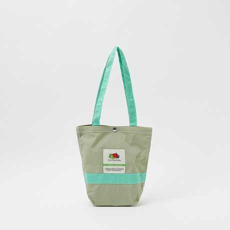 [^ԁF04509861033]FRUIT OF THE LOOM؂̃iCg[gobOɐVFoB{̃J[͍킹₷x[XJ[ɁACANZgɁBz蒠A500ml̃ybg{gcɓ傫łByFRUIT OF THE LOOM/t[cEIuEUE[z160Nȏ̗jEL̃x[VbNAp/A_[EFA[J[B݃AJEP^bL[Bɖ{nuA č̃A_[EFAAvgpTVcsłTOPuhƂĂ̒nʂmĂ܂BÂAJl̃CtX^Cɗn݁Ảʎ̃SmȂAJl͂ȂƌĂAłvgTVc̃{fBA_[EFÃuhƂčLmnĂ܂B܂TVcA_[EFAȊOɂAJ鏤i𕝍LWJĂ܂B