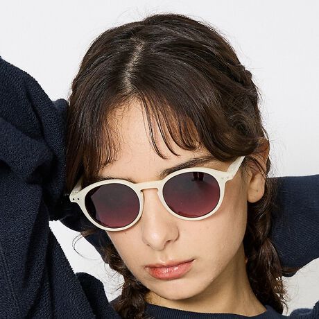 [^ԁF04509867101]<  >EߗF16.3AOߗF0.10EIȎŐЂڂی삷邽߂ɁAJeS[3̃Y𓋍ځBEƑ݂ȂŎg郉CibvEUV99.9JbgŖڂ܂BElXȊ̌`ƃTCYɓKXvOqWڂĂA_ŉKȃt[\m^Q1iCjӂ郔Be[WNVbNt[B̉œǏyނȂǁAlXȃV`G[VɂċO99.9UVJbg̃JeS[3YgpBrIǂȗ֊słt[Ȃ̂ŁAt[IтɔY܂Ăɂ߂łB܂At[߂ɍĂ邽߁A}bgt[̊炩ȎAFƕ\Ă̂IłB\m^Q2iDjghɗȂACRjbNȒԃt[Bۂ݂ттt[́AD͋CŊ̈ۂ_炩Ȃ܂BlXȃR[fBl[gɓ݂₷t[łB̉œǏyނȂǁAlXȃV`G[VɂċO99.9UVJbg̃JeS[3YgpBig͂ArWlXV[ł킹₷`łB\m^Q3iGjgȃjAXɗVѐSӂ郉Eht[B̉œǏyނȂǁAlXȃV`G[VɂċO99.9UVJbg̃JeS[3YgpBIȈۂoɂ߂łB< ӎ >EfBe摜́A̓p\RȂǂ̉{ɂāAۂ̐FƈقȂČꍇ܂Bi̐F͏iP̂ŎBeڍ׉摜QƂByIZIPIZIzIZIPIZI (CWsW) ́AtXEog 3 l̎҂ɂA2010 NɃpŒaACEFAuhłB̎n܂́Aނ̗ê߂ɁuŁA@\IŁAă[Yiuȃ[fBOOX (Vዾ) 肽vƎvƂłB݂̓TOXu[CgJbgOXALbYȂǂ̃oG[VgB}nA{E}VFȂǃps⃍hAubZɂcXAZNgVbv͂ߐE 83 Ŏ舵Ă܂BBRAND VALUE: HAPPY (|WeBuȐE) EASY (Vv) OPEN (ׂĂ̐l/łǂł) and WOOW (ɋ!)