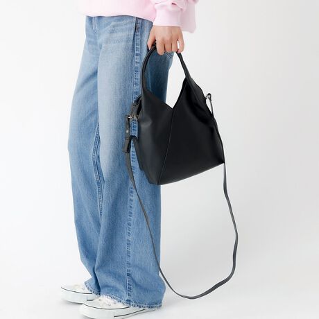 [^ԁF04510161006]{vgp2wayV_[obOB}`̂Ŏ[₷fUCꂽfUCŏiACeBd₨oȂǁA}`Ɏg鎖ԈႢȂj킸jZbNXłg܂B؂Ȑl̃Mtgɂ߂̕iłBӎVR{̕𐶂Ă邽߁AF╗_ƂɈقȂA̐FAALYȂǂꍇ܂B\߂̏A߉܂l肢܂Bʐ^͌ʂ̊֌WŐFɍoĂ܂B͂ꂽi̐FD悢܂̂ŁA炩߂ByARUTEMIKA/Ae~Jz2023NX^[gA{l̃fUCoOfVH̃t@Ng[uhBÑ[VVbvHƂ̃^bOg݃gh𑨂jZbNXȃU[ACel̗ǂiœWJB