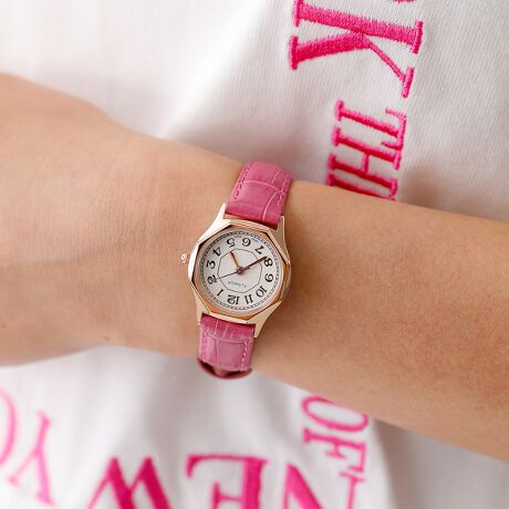 [^ԁF04509867012]K^ĂԔp`B茳ɍʂYiEHb`BNVJȔp`P[XۓIȁAiŌLȃfB[XEHb`łB p`́uʁSK^vƂA×艏N̗ǂ`ƂĂ܂B ̔VGbgɁAF̍ArAƑ@ׂȕՂZAɂ肰ȂiiYĂ܂BETCY{̒aF2.3cmF0.7cmdF17.0gxg12mmF12.5cm-16.5cmEގ{́FXeXX`[S[h̓S[hFbLsNS[h̓sNS[hFbLWFXeXX`[KXFNX^KXxgF{vEY{({NH[c[ug)̑퐶ph3ATM}15bxyFLANEUR/tk[zwƎRɁAƎ炵x yʂĂ鎞vG݂ЉuhB