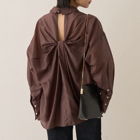 [^ԁF31510310004]D]ɂǉYIVFuEO[ԓ􂽂̃NGXglCACeAuǂ̖͂\VcvɐVFoỈāA1͎Ăy₩ŏiȃVcłB炵VGbgfUCẃAcCXgH{_ȃobNI[vdlBiŃwV[ȈۂɎdグĂA܂Ɂghl̂߂̃fUCłB ẴC[hɂ҂肳ƂGƒ悢ŁAG߂łKɒ1B^NgbvL~\[AOs[XȂǂ̏ɐD邾ŁAR[fBl[gɔƃghvXĂ܂B ȂꊴՂ̐VFEuEFۂŃi`ɂ[hɂEO[FꂽjAXJ[ŁAlۂۂɗ邨ȃVcő̌^Jo[炵oB񂵗͂̍ACeT̕KłIꂽ̉Ẵ}XgACeBVGbg̐FႢi31480310004jVGbg̑fވႢ(31500310016)yӎzi摜́A̓p\RȂǂ̉{ɂAۂ̐FƈقȂČꍇ܂B炩߂B摜̏i̓TvłBۂ̏iƎdlAH኱قȂꍇ܂BTCY\L͂܂ŖڈƂȂ܂B̗̑\񏤕iAʏ폤iƂ̓ς͂ł܂B׏󋵂ɂA͂\肪Oシꍇ܂Bqlւ̔X̔xꍇ܂BǉYíAꕔ̓X܁Aʔ̂Ŕ̔̏ꍇ܂B\߂BigpOɁA^OɋLڂĂu舵̒ӏvu\vKmFBiɕsǂꍇAє̔ޑ܂Ă܂B炩߂B