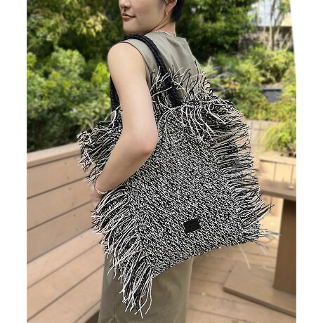 [^ԁF04509861008]El񂪈D肵y[p[tBA̗Cȃg[gobOBՂ{ꂽtW͋ĈdオɁBŃX^COƉ؂₩Ɏdオ܂ByӎznhChɂA1_1_TCY╿EDȂǂɌ̍ꍇA̐DLYmՂꍇ܂BF͐EJECȂǂŐFEڐ̉\܂̂ŁAgݍ킹ɂ͏\ӉBꂽꍇ͔߂܂ł₳@ĂB\鐻íA\Leɂ͂Ȃď]Ă舵肢܂Bi摜́A̓p\RȂǂ̉{ɂAۂ̐FƈقȂČꍇ܂B炩߂B摜̏i̓TvłBۂ̏iƎdlAH኱قȂꍇ܂BySwarajzuCOLONIAL FORKLORE DESIGNv(RjA tH[NAfUC)RZvgƂA[sAeCXgƃCh̑f炵nhNtguhRNVB҂݂DAr[YhJȂǃnh[NɂiWJĂ܂Bx[W fFH158 pTCYFFubN fFH170 W70 H96 pTCYFF