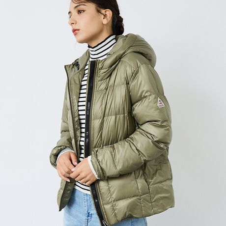 [^ԁF04519831003]ɌyʂŁAy₩ȒSn͂̃Cg_Ep[JuobVA t[fbhvBXNGALg悢̊𐶂݁AƂVGbgbNX̂钅Ȃo܂B|CgEŔɌyʁAmXgXȒSnBECi[_EƂĎ^т₷CgȈꒅBEقǗǂtg̃XNGALgBE݂ƌŒt[hŎ񌳂Jo[Etg̓VOWbvBEt[hƐɂ͒\ȃh[R[htBECX^COɍ킹ătBbg̒\BEJrit̐pX^btobOtBERpNgɎ[gт\łBETChɃV[|PbgBVGbg/fރCi[ƂĒ₷אg̃Xg[gȃVGbgBɂ͂O㍷ĂAƂȂ₷킽ɂ͍it`_bN_EґɎgpBR[fBl[gŌyACg_EB܂̃_E𒅂܂łłȂ̌yDƂďd󂷂郉CgłBʋ΂̃R[gȂǂ̃Ci[_EƂĂA܂t̎[܂ɓėsAEghAV[ɂ֗łyPYRENEX / slbNXztX̃sl[R̘[TEZx(Saint-Sever)ɂāAт𐶎YЂ 1859 NɑnƂPYRENEX(slbNX)BTEZx̓tHAO̎YnƂĉBł͗LȒnŁAslbNXЂ͑nƓA HpƂďꂽ̖тpA|zc▍Ȃǂ̐Qނ̐Y𑱂Ă܂Bsl[R̘[ƂCۏň_bŃAsbLOꂽ_E͔ɍtBOp[Aۉ̍_E܂܂B1960NɃVtȂǂ̃Lvpi͂߂Ƃ{iIȃApi̐Yn߂slbNX́AOEM [J[ƂėlXȃuhƃ^bOg݁AẪmEnE~ςA1990NォuPYRENEXv̖uhX^[g܂B݂ł͎fUCi[Ƃ̃R{[Vv~ACWJAt@bVV[ӎioĂ܂Bp̒cXSݓXAZNgVbvɃR[i[WJȂǁAtX\_EuhւƑ傫WĂvlbNX݂͌łє̔Q̐Y𑱂ĂAEIɂ͒т琻i܂łтĎЍHŐYĂ_Ȇ[J[łBubN fFH166 B75 W61 H85 pTCYF38J[L fFH170 B86 W61 H90 pTCYF36