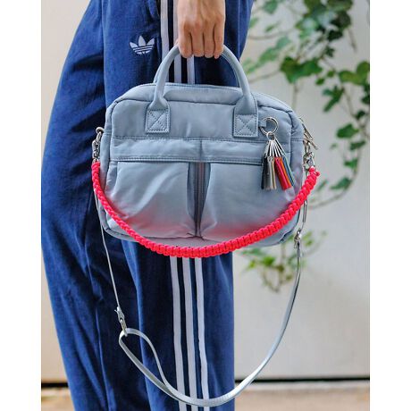 [^ԁF04519861022]~j}ȃtHɁA򊴂̂iCfށElIR[hf{XgobOBlIJ[̃R[hnhƁAcheek̃{`[悭GbWAl̑ɂ肰ȂY܂BRpNgȂ}`[Aڈȏ̎[́BJWA烂[h܂ŕL݁AŃX^CiłB̃V_[e[vŌ|ii|̃X^Cł3WAYdlByidlztgF_u|PbgFt@Xi[t|PbgAI[v|PbgV_[AO\yfށEFɂāzْfɂĖ͗l̔zuʐ^ƈقȂ鏤i܂Bi摜Ǝł̓j^[yщ摜\̊֌WőFɈႢ܂̂ŗ\߂Bv̐n͌oN򉻂܂BߏȖCAԂłgp܂Ƒ̈ߗނւ̐FڂAFꍇ܂Bycheek/`[NzɃ`[N̂悤ȑN₩Ń|WeBuȃGlM[BJ[pbgg悤ȃJtȃfUCŖ̂ƂuԂʂȂ̂ɁBcheek ̏iɂ͊ɔzčꂽfނgpĂ܂BEGRSiiGlobal Recycle Standardjꂽpybg{gĎă|GXe@ێƂčĐngpBVg킸̂ƂĊp鎖Aւ̔zƊCmvX`bNS~̍팸ɂȂ܂BECPSCKiiҐiSψjSKiNAt[̍vngpĂ܂BpȂǂ̗RnJȂǂɂĉ͐CmAɂ͐ԌnƂƂɁAHƂĐlԂɎ荞܂~ςĂ܂Bt[̏igp鎖ɂyECmĺEւׂ̕yA␶ԌnȂlɗLQւ̎g݂Ă܂BTCNnSNAfނgpA\Ȗ邭Dׂ̈̕ڎwĂ܂B