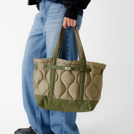 [^ԁF04510161005]Ղ肵LeBO͓Iȃg[gobOBoɍœKȑ傫A4TCY[\łBʋ΁Aʊw͂1x̂ɂyidlzJFI[vF|Pbgyӎzi摜́A̓p\RȂǂ̉{ɂAۂ̐FƈقȂČꍇ܂B炩߂B摜̏i̓TvłBۂ̏iƎdlAH኱قȂꍇ܂ByTRIFFER/gt@[z2003NɃX^[gobOAANZT[WJA؍uhB19I20I΂܂ł̃~^[AAEghAA[NȂǂ̃Be[W̊ɗƂłuhłB